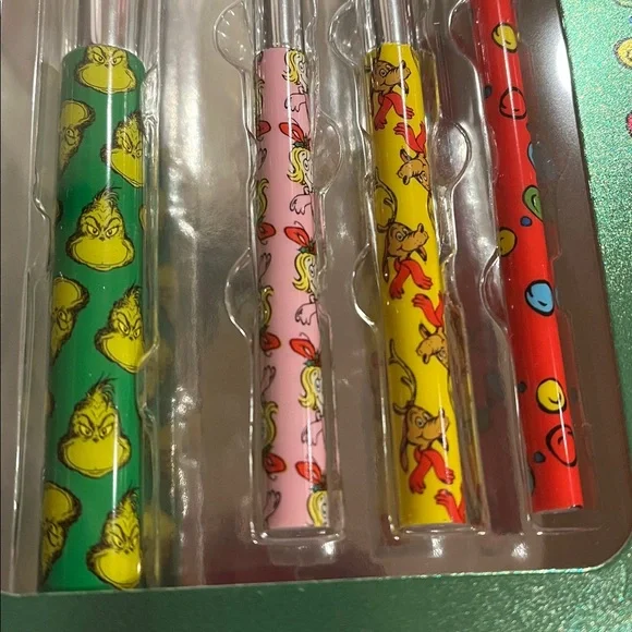 The Grinch Cosmetic Brush Set - Green, Pink, Red - Picture 2 of 4